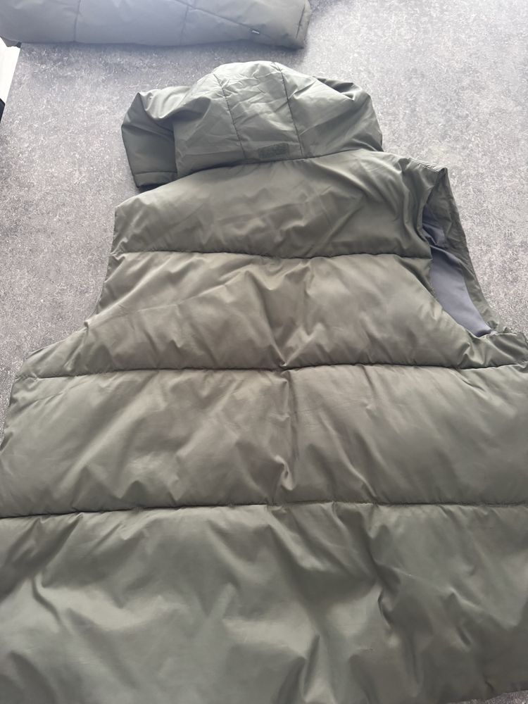 Colete Zara Acolchoado com Capuz