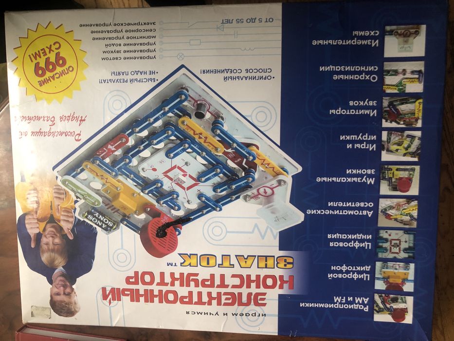 Электронный конструктор Знаток 999 схем