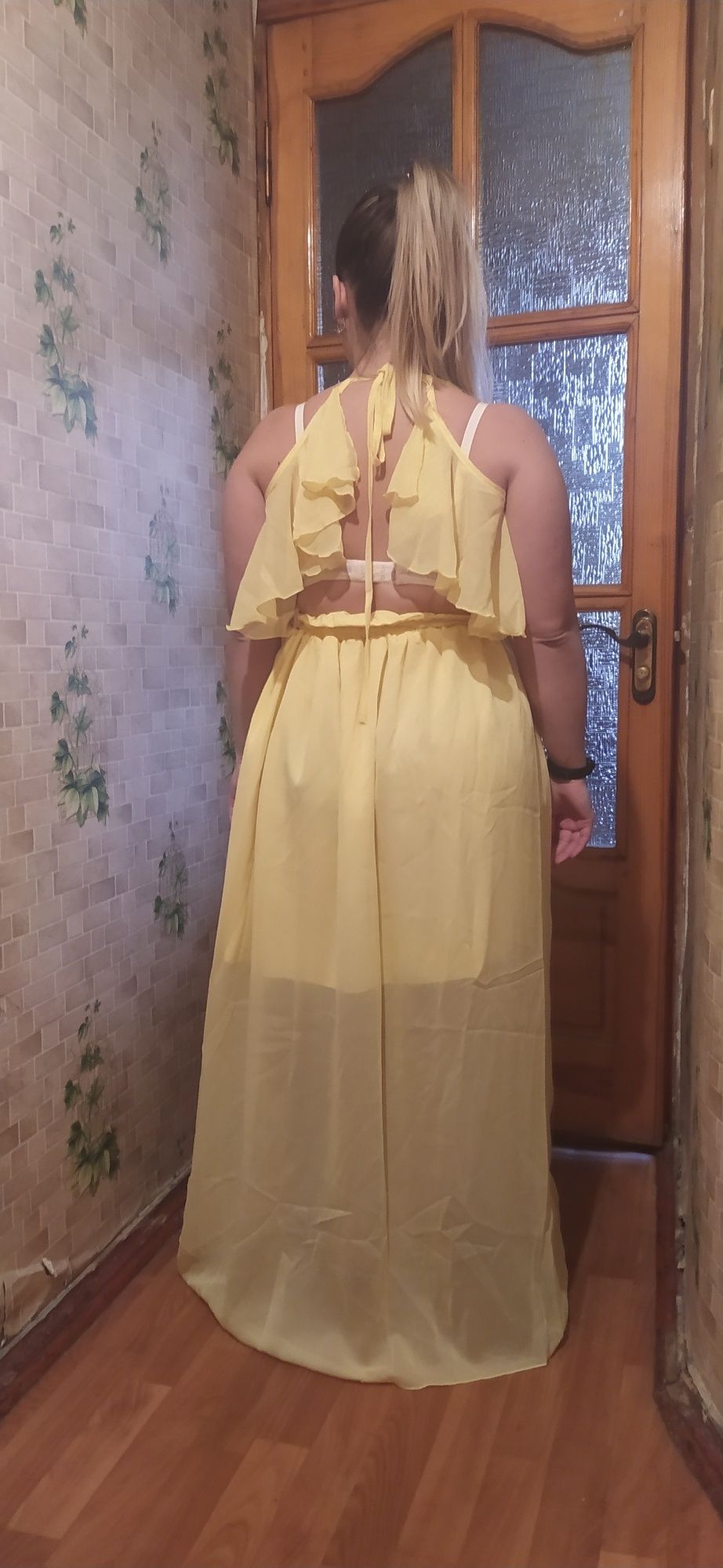 Жёлтое платье с шифона