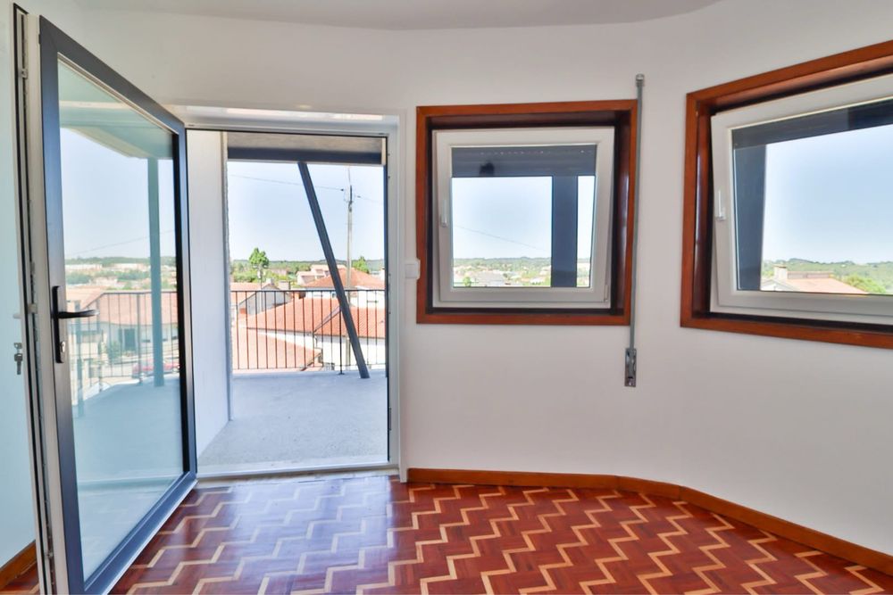 Moradia T4 + 1 para venda com possibilidade de arrendamento a 36 meses