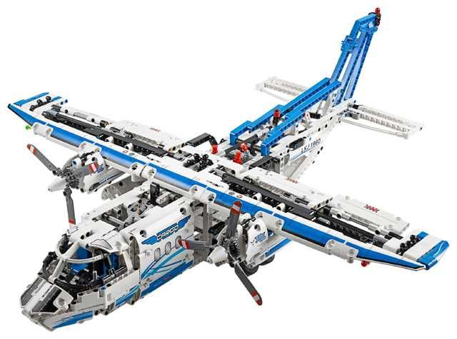 LEGO Technic, samolot transportowy 42025