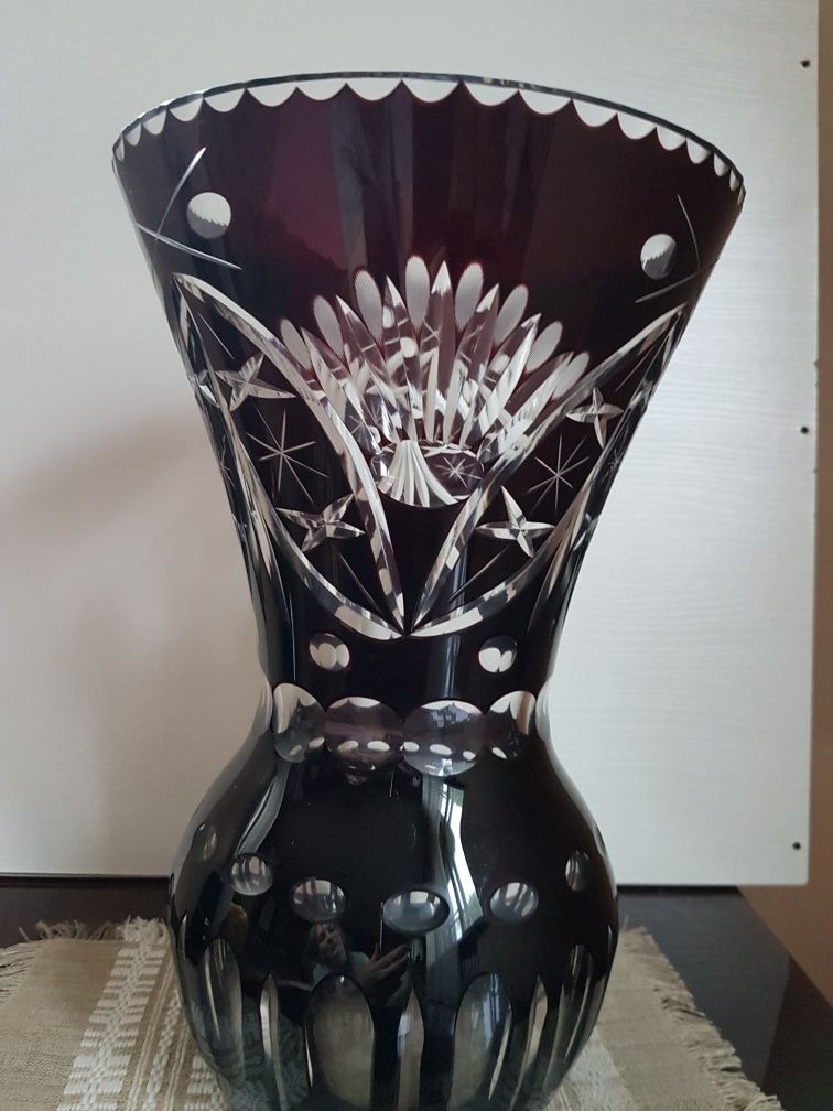 Ciemnobordowy  wazon kryształowy,bardzo duży dawnych lat PRL