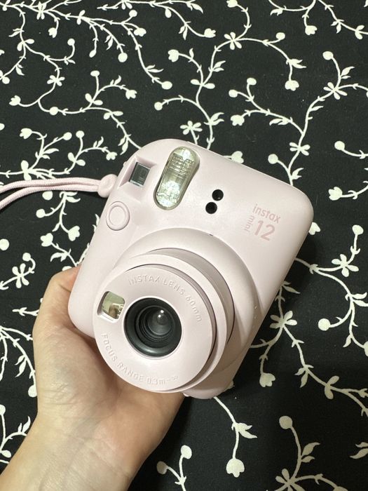 Instax Mini 12 Rosa + Capa