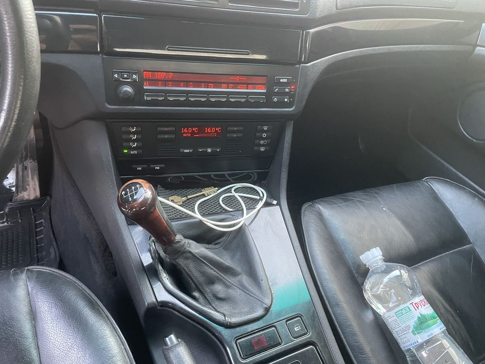 BMW E39 2002р 2,5 м54