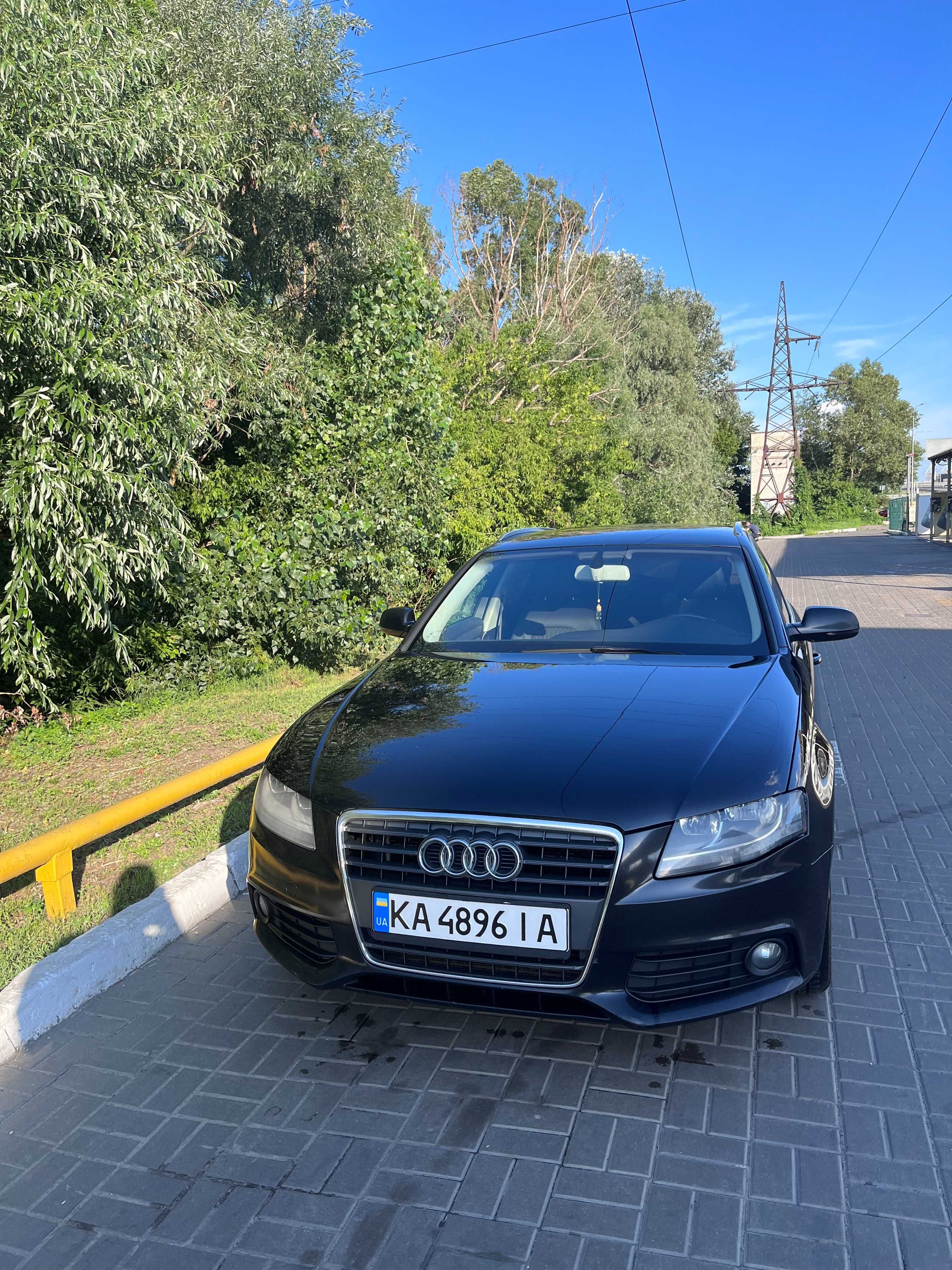 продам авто Audi A4 2011