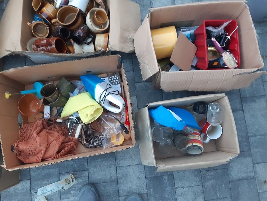 Wyprzedaż staroci z prlu.