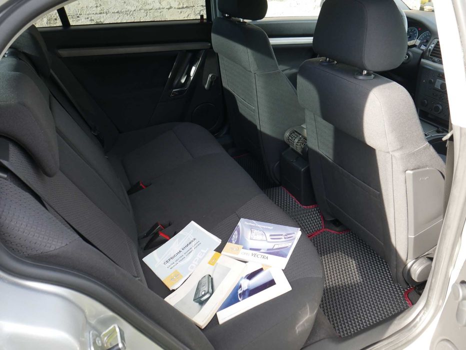 Продам НОВИЙ Opel Vectra C, офіційний