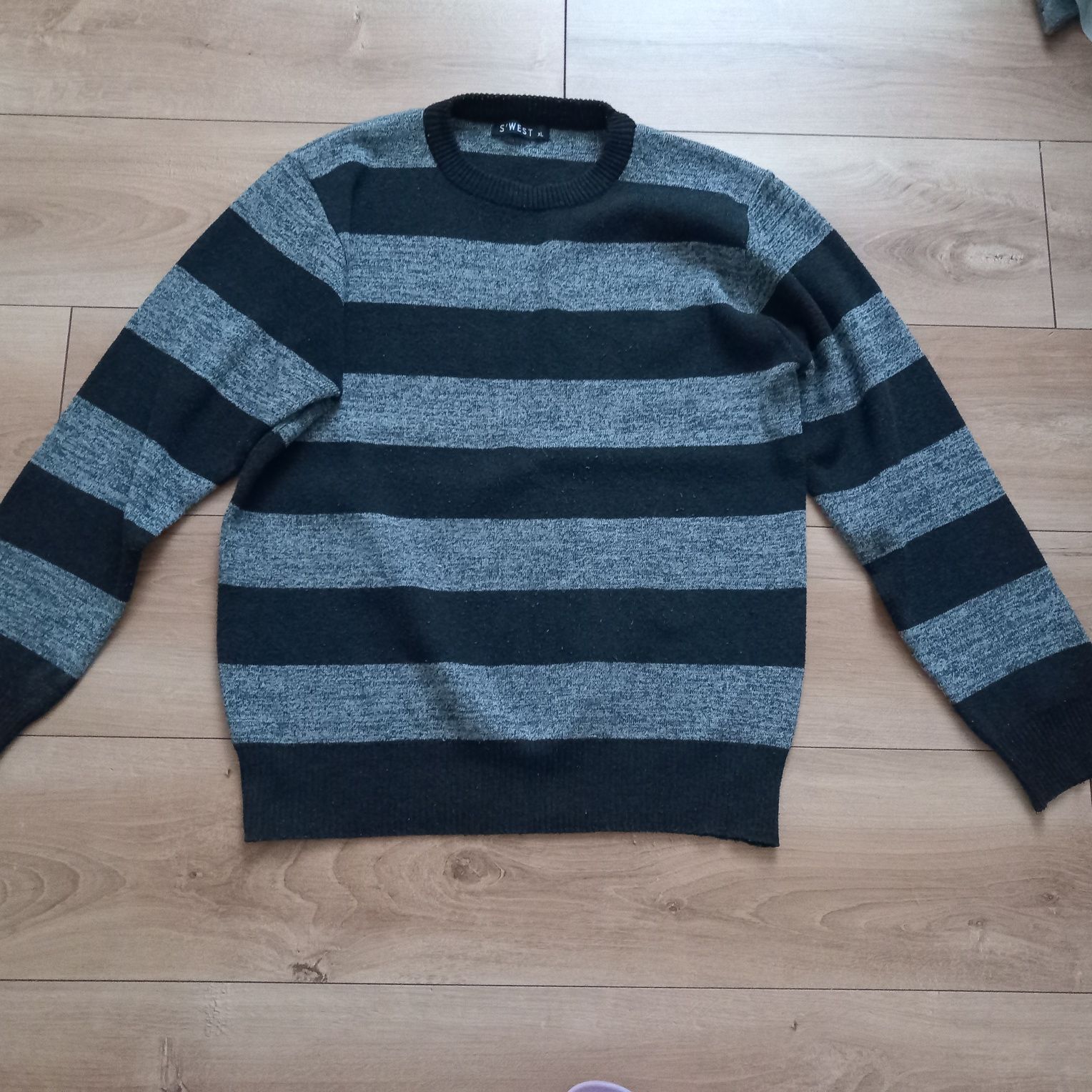 Swetr męski w czarno szare paski rozmiar XL