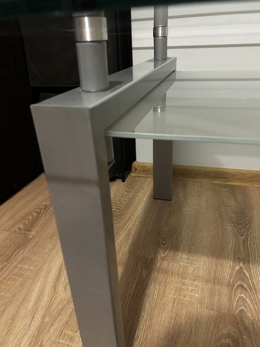 Szklany stół – elegancki i funkcjonalny