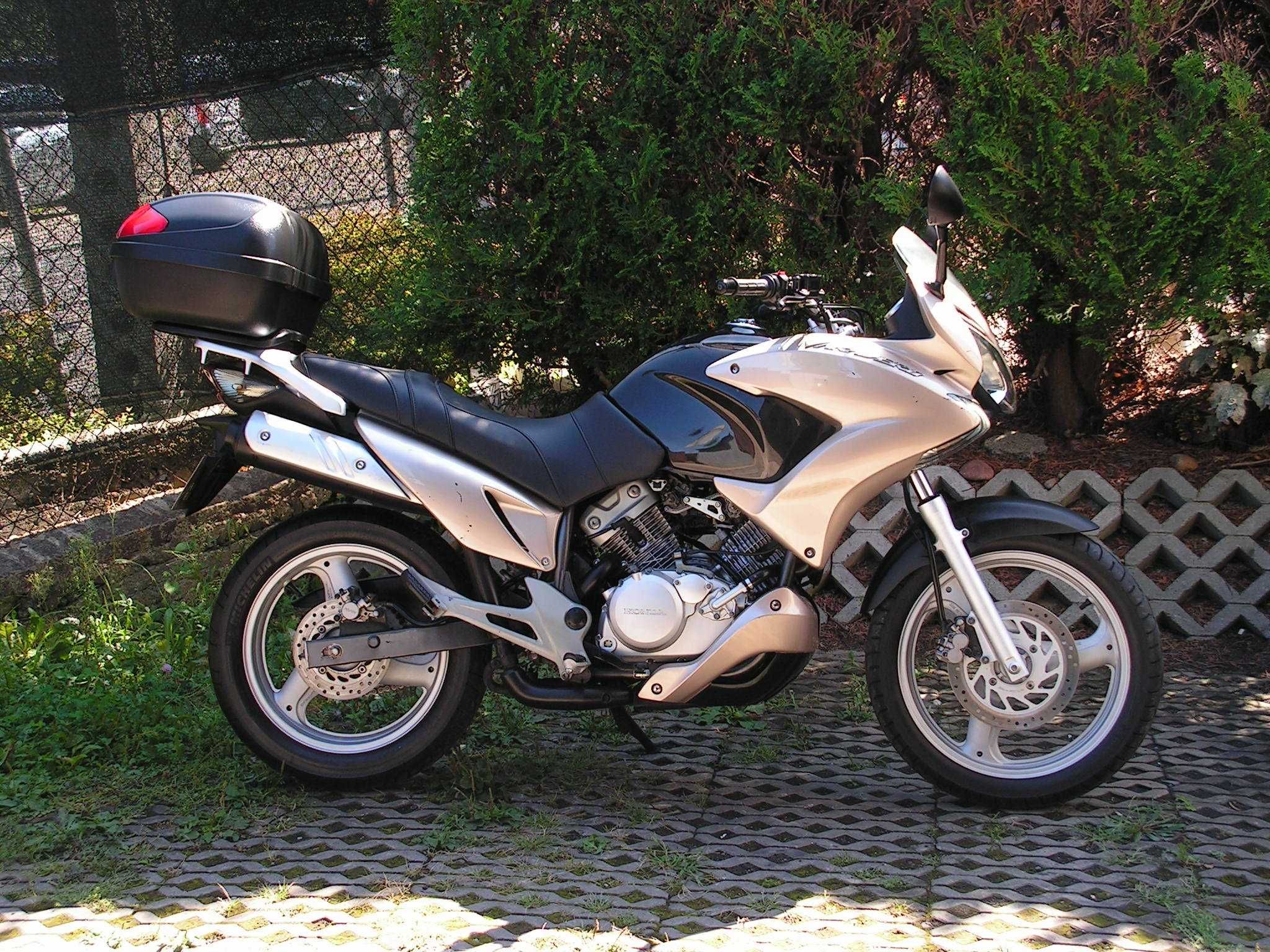 HONDA VARADERO 125 XL LIFT WTRYSK KUFER shadow cbf cbr wr 2008r. Kat B