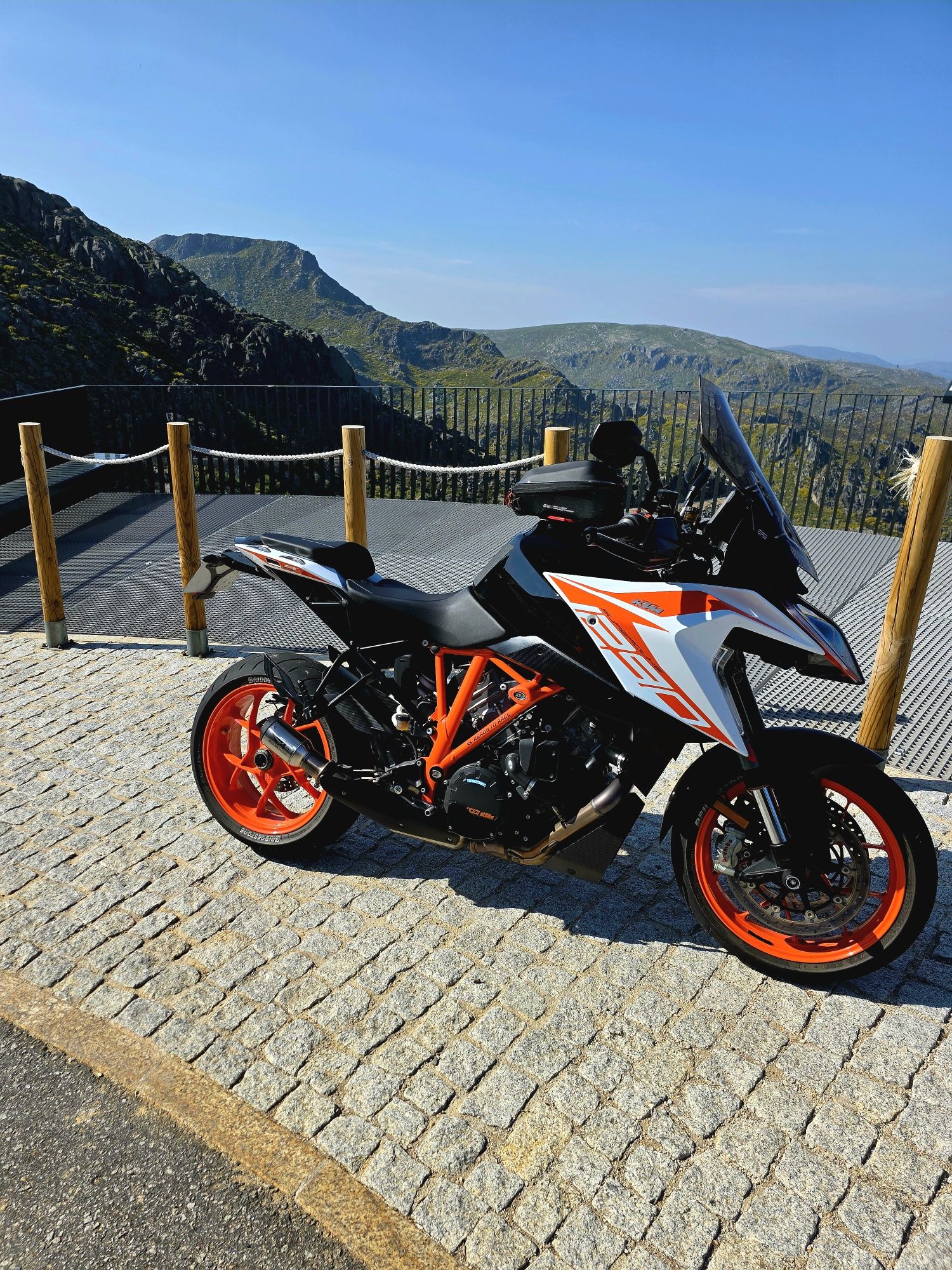 KTM 1290 SuperDuke GT