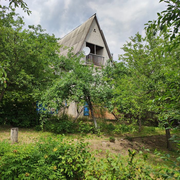 Продам будинок з земельною ділянкою