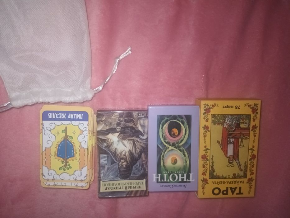 колоди таро укр та рос