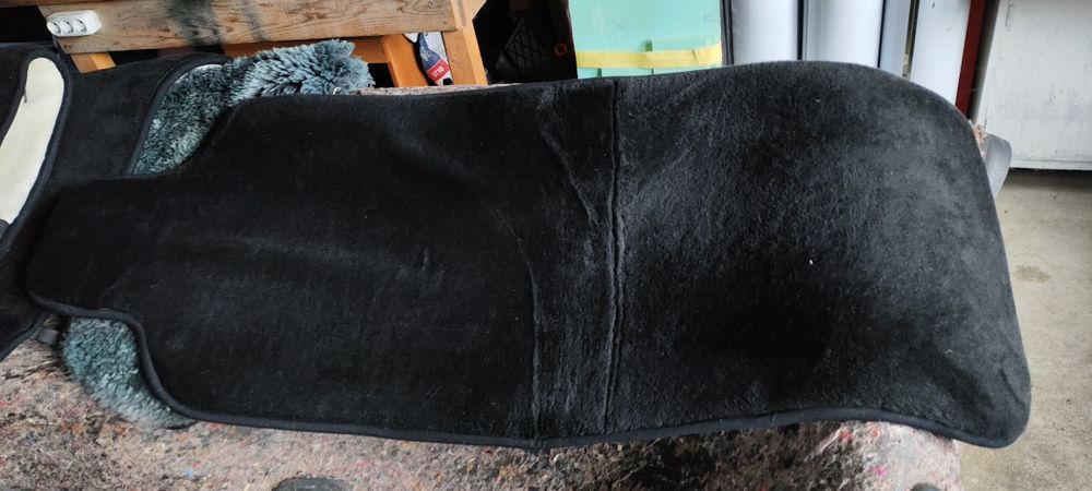 Накидки  шерстяні на сидіння  чорно біла 4 штуки