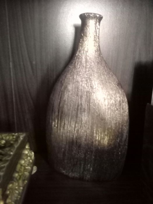 Jarra castanha brilhante