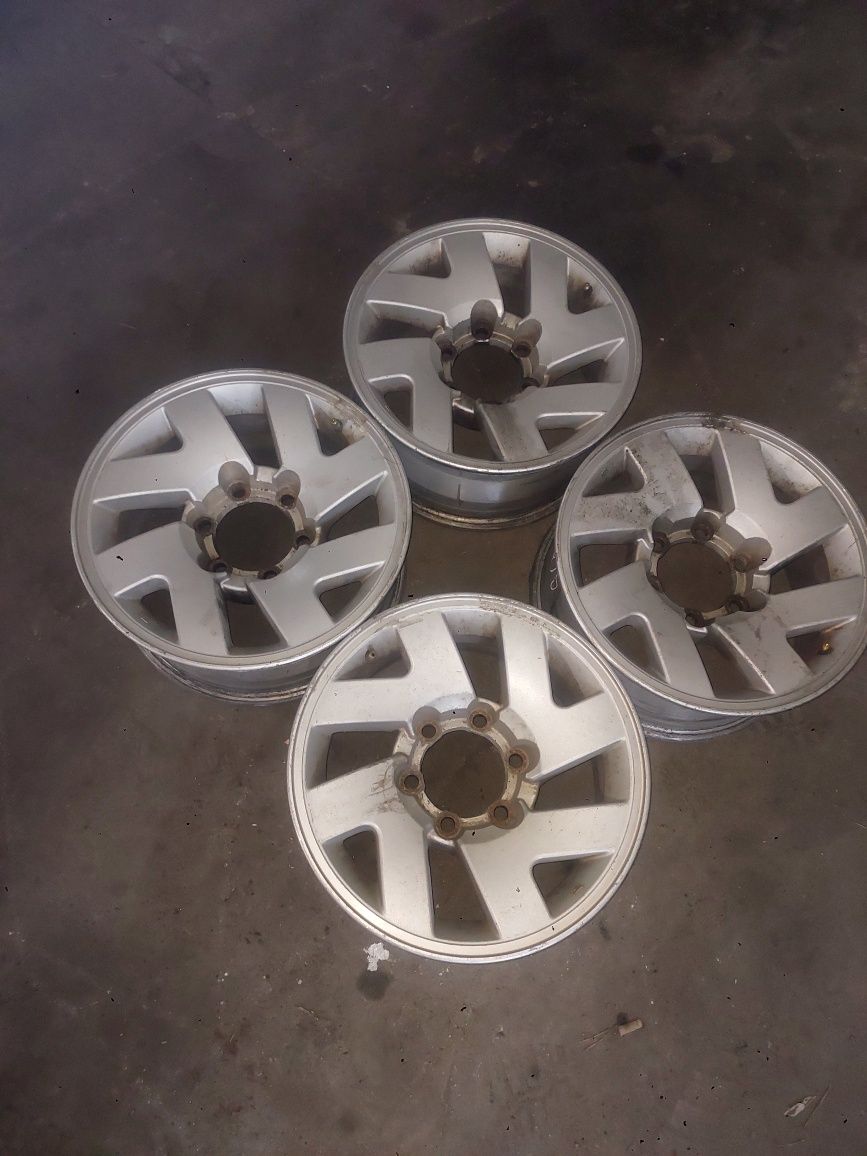 Диски R16 на Mitsubishi  Педжеро, L200