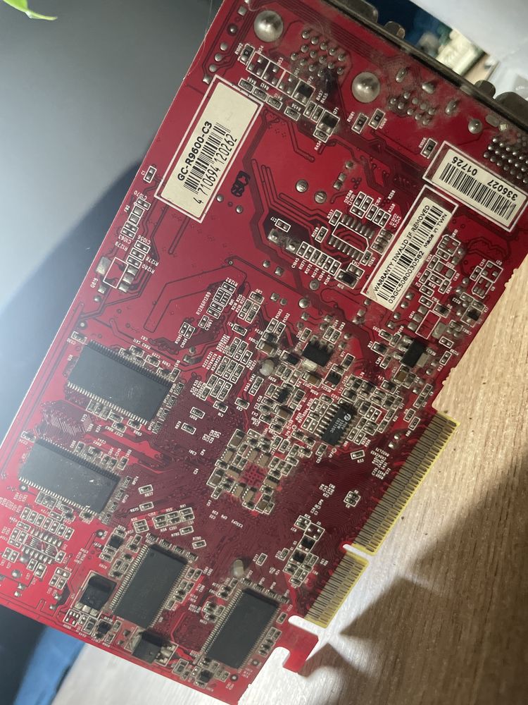 ATI radeon 9600 pro R96 AGP 128mb DDR