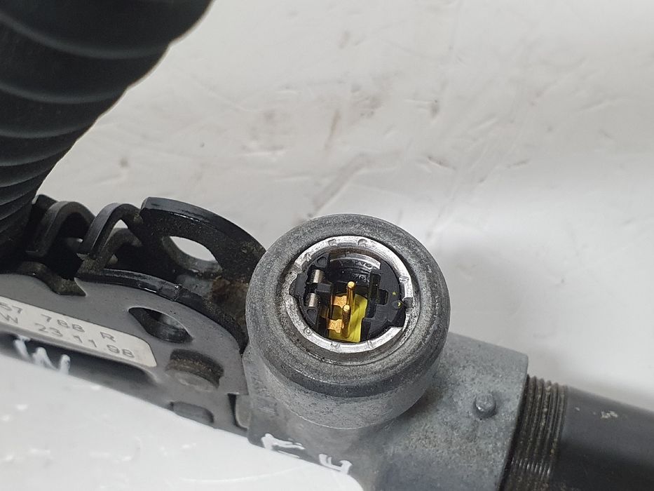 Encaixe de cinto frente direito BMW 3 (E46)