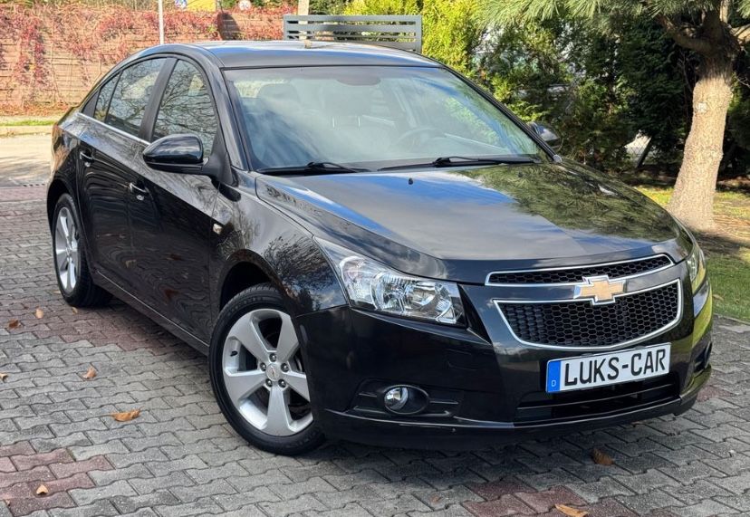 Chevrollet Cruze 2011 бензин 1.8 LT+