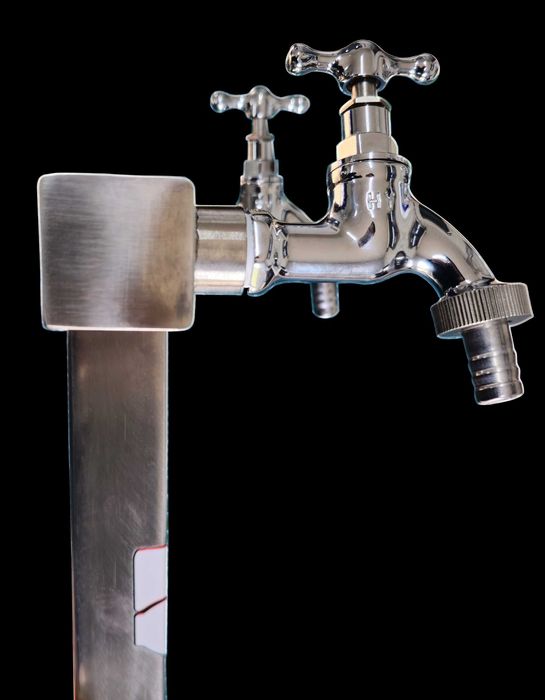 Hydrant Ogrodowy 70cm dwa krany INOX "Kwadrat skośny" - boczny dopływ