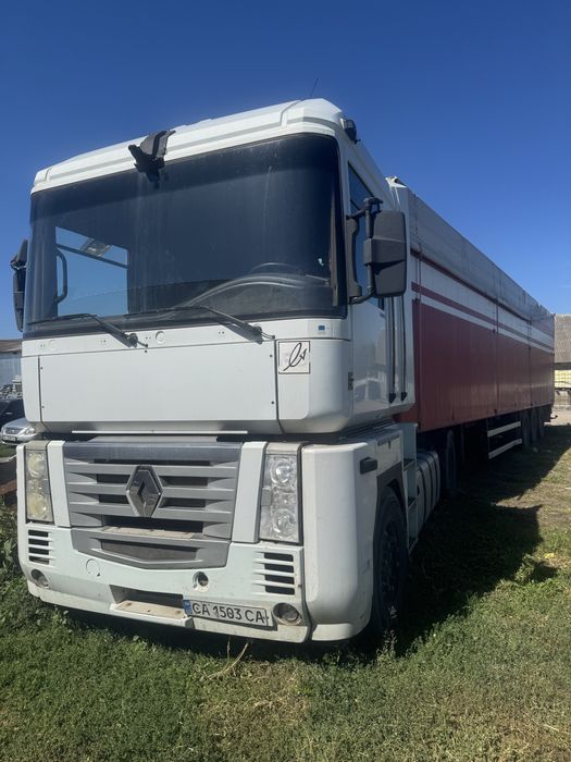 Renault Magnum з напівпричепом разом