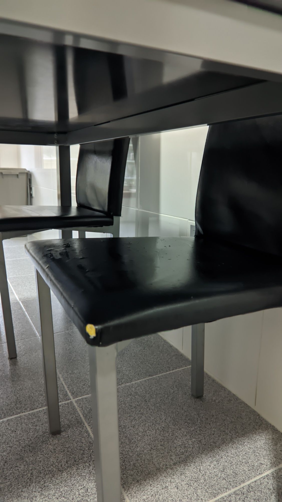 Mesa de Cozinha com 4 cadeiras