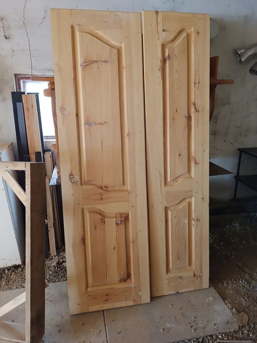 Двері дерев'яні з коробкою нові