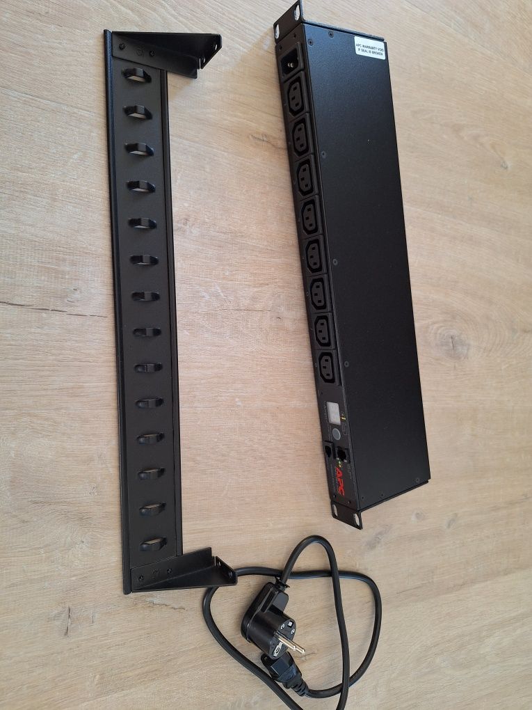 Listwa rack PDU APC AP7820B