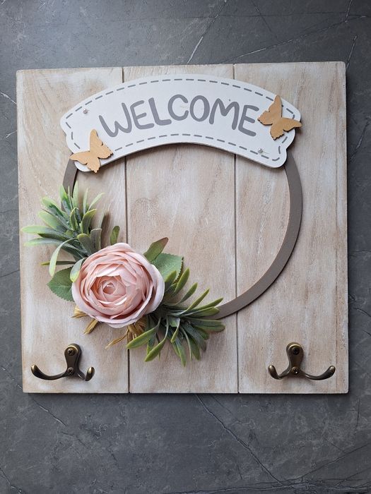 Wieszak na klucze z wiankiem shabby chic - handmade