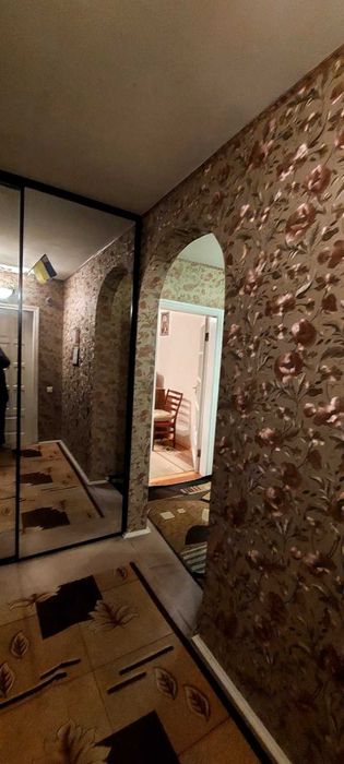 Здається 2х кімнатна в дружньому будинку на вул. Ахматовой