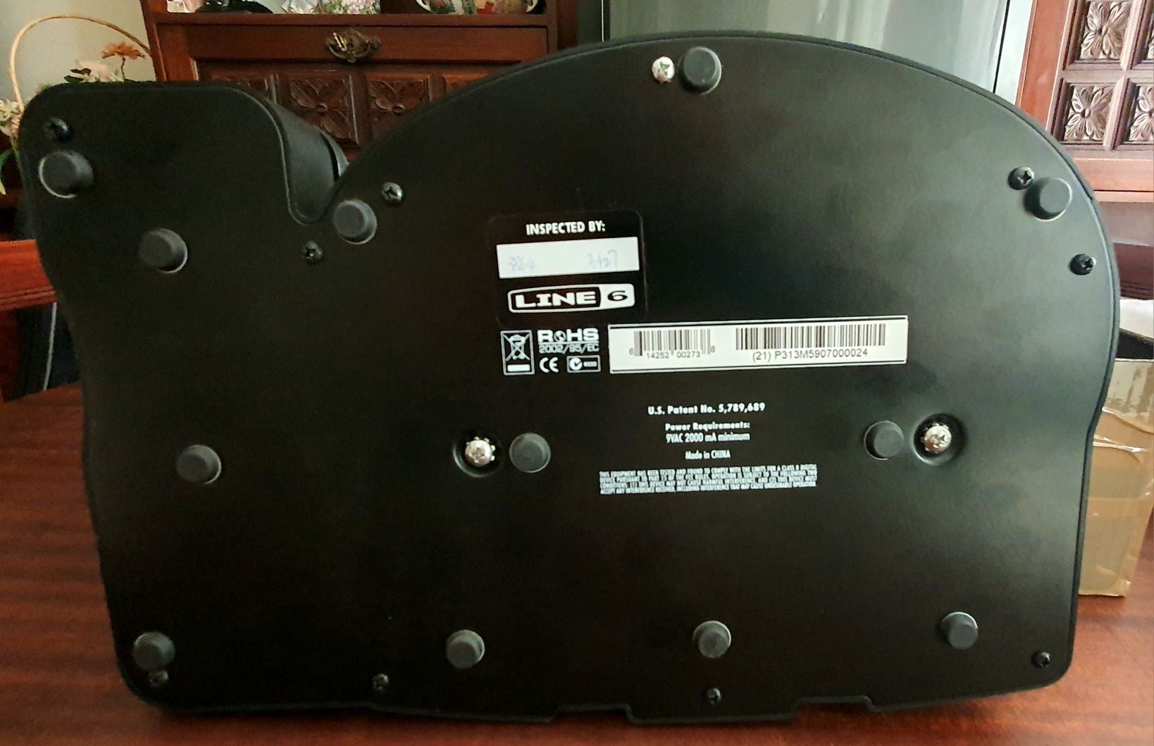 Pedaleira de efeitos para guitarra Line6 Floor Pod nova!
