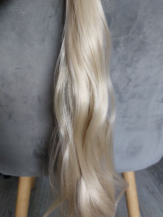 Nowy kucyk blond