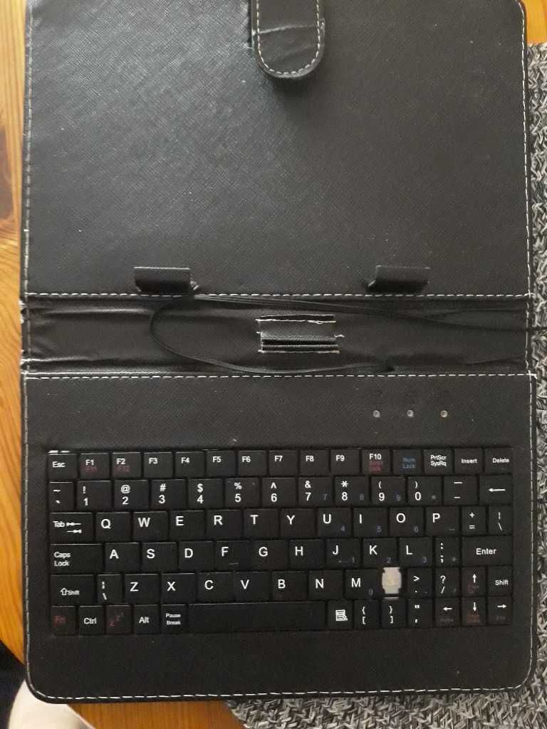 Tablet ACER Iconia Tab 8 W1-810 + 2 pokrowce z klawiaturami