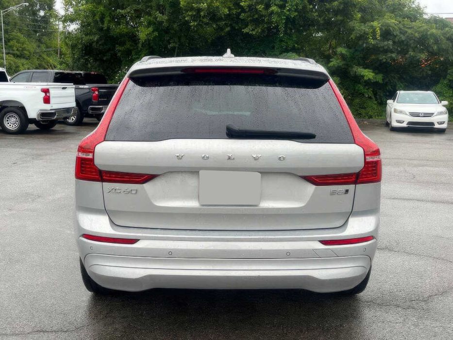 Volvo XC60 B5 Core      2023