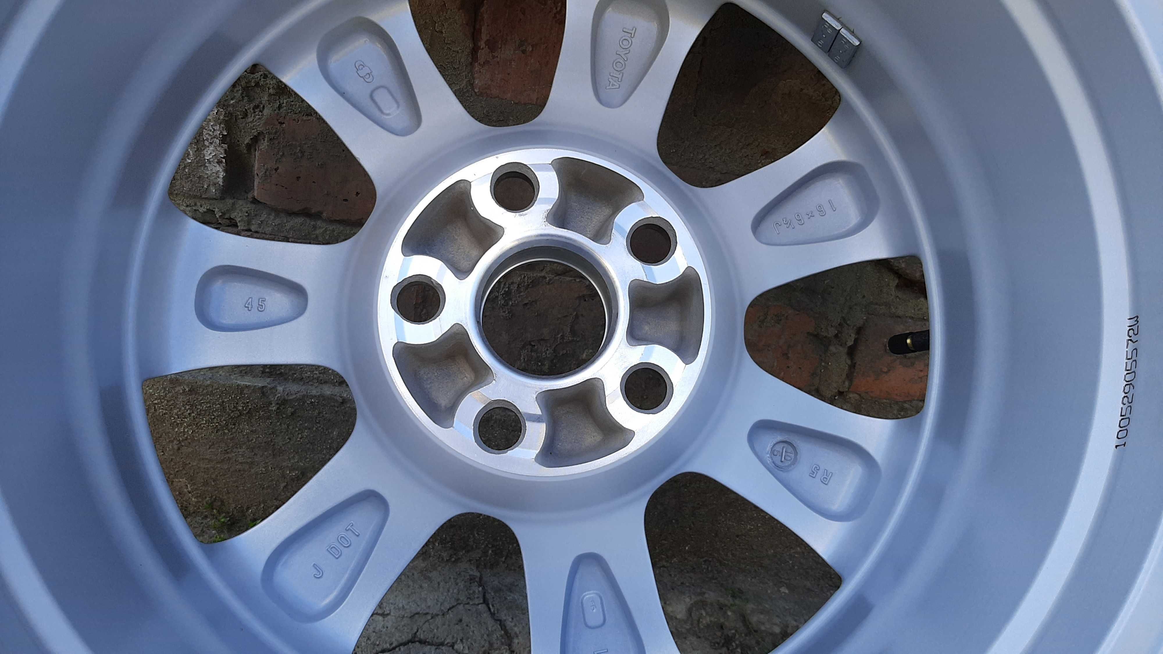 Диск Toyota Camry 5x114.3 R16 новий оригінальний 1 шт