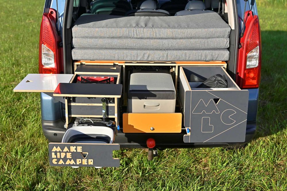 Mini kamper Renault Kangoo -łózko, kuchnia, prysznic, full wyposażenie