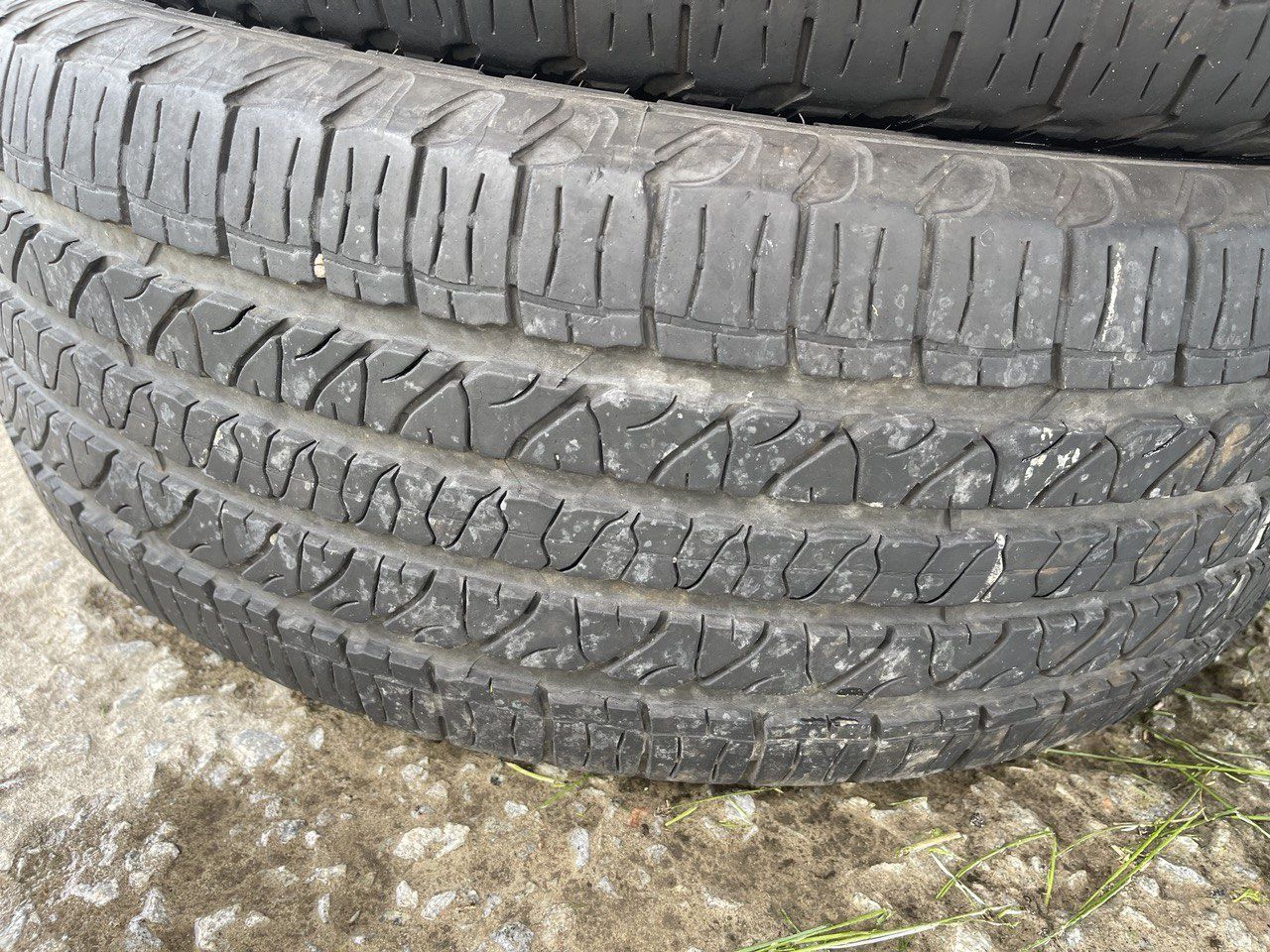 Продам резину всезезонка  265/50R20 Goodyear  Fortera HL