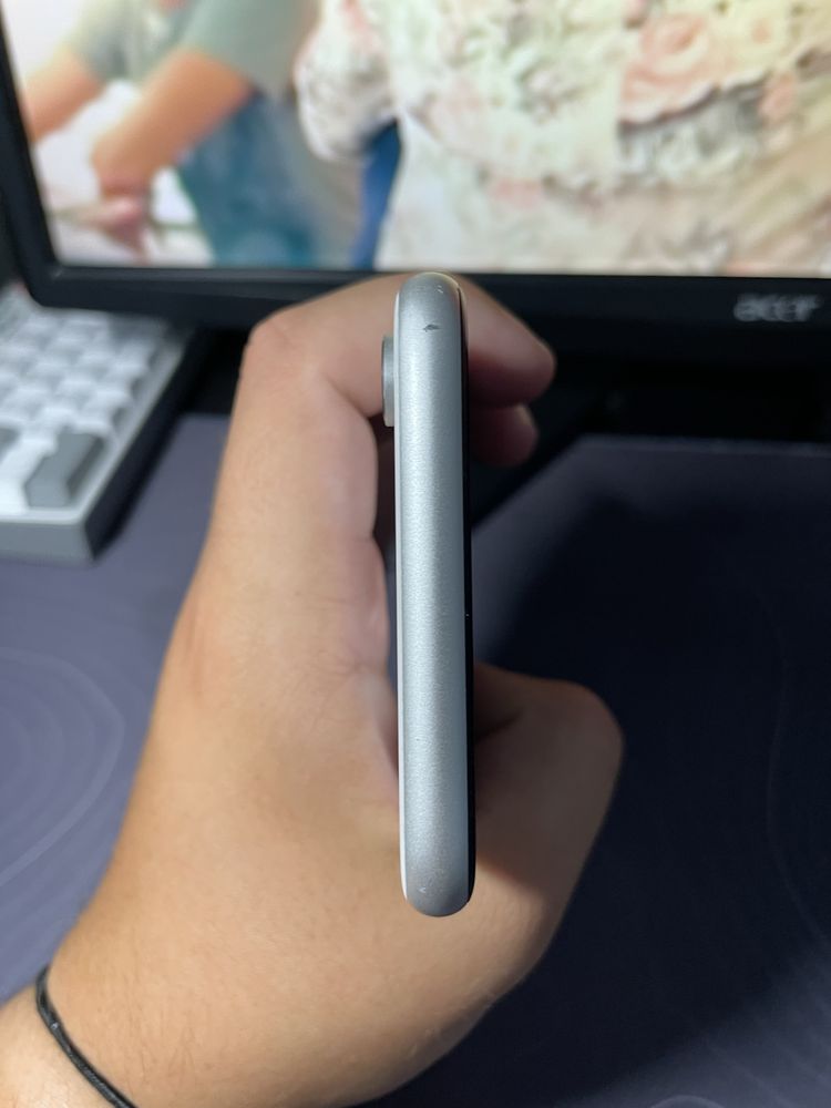 Iphone xr 64гб.