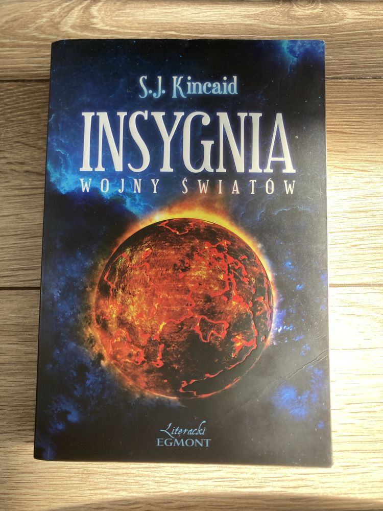 Insygnia wojny światów, S.J. Kincaid