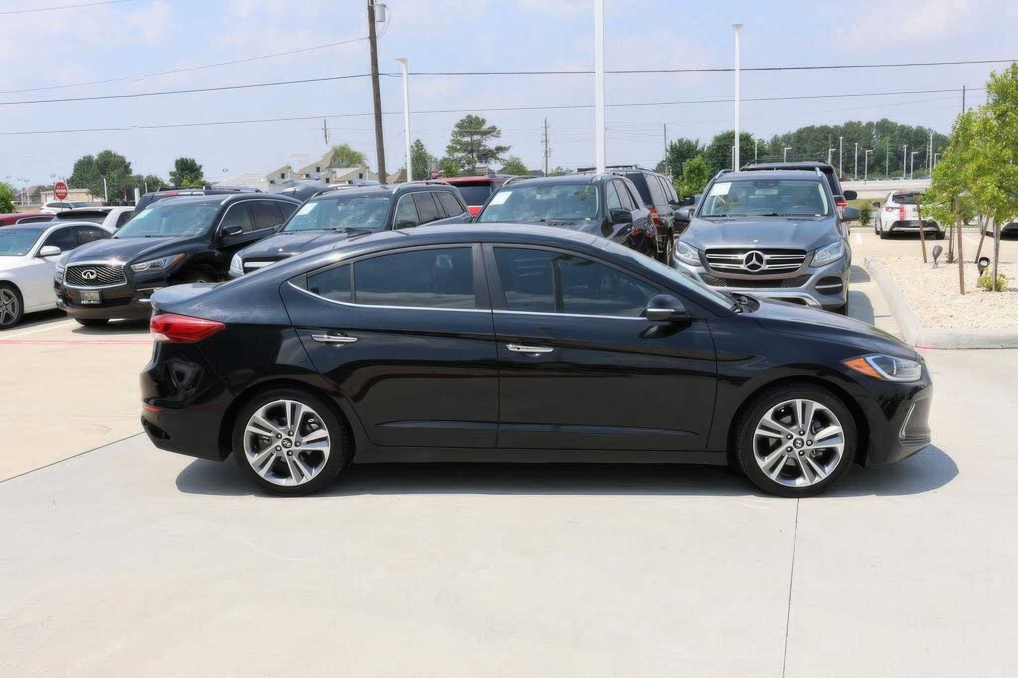 2017  Hyundai Elantra SE