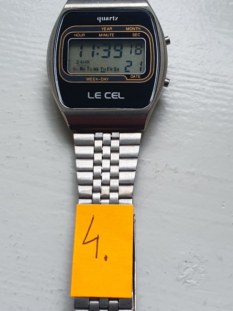 4 Zegarek elektroniczny LECEL quartz.