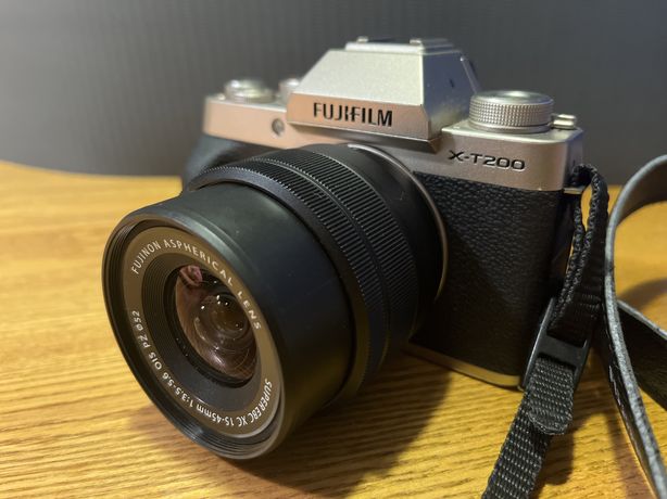 Fujifilm X-T200 + Obiektyw Fujinon XC 15-45 mm f/3.5-5.6 OIS