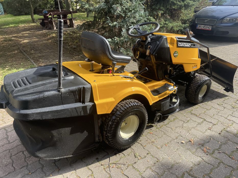 Traktorek cub cadet lt2