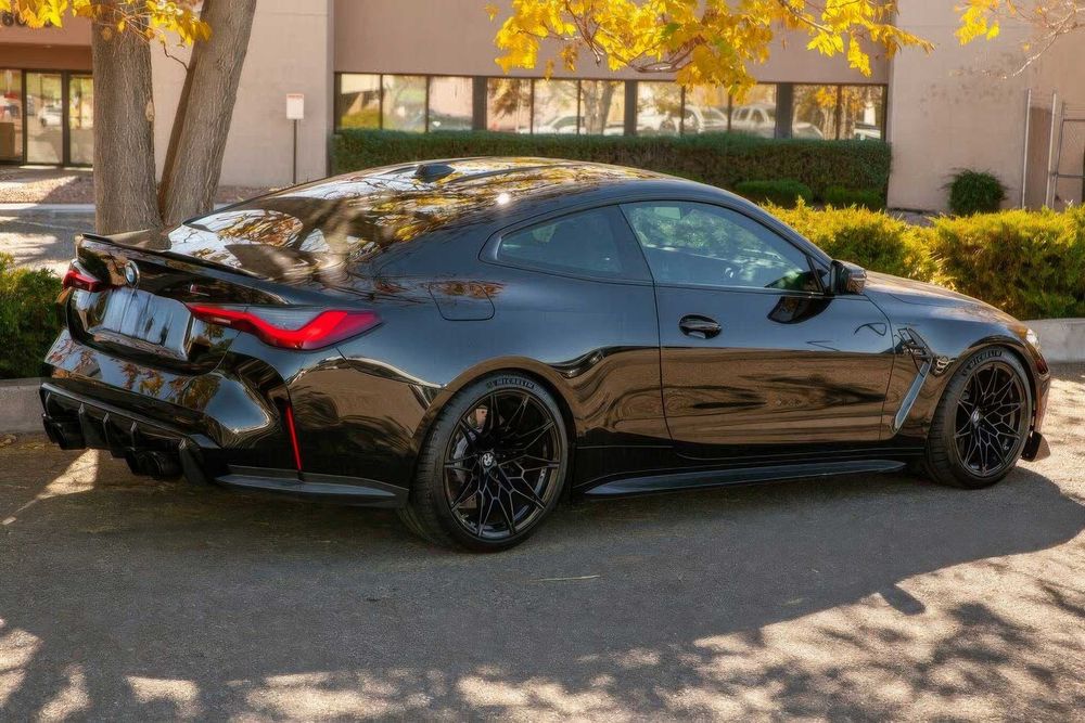 BMW M4 Competition xDrive      2024