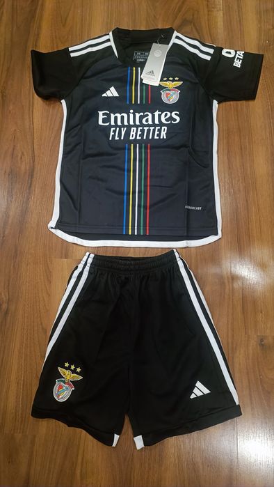 Kit de criança novo do BENFICA