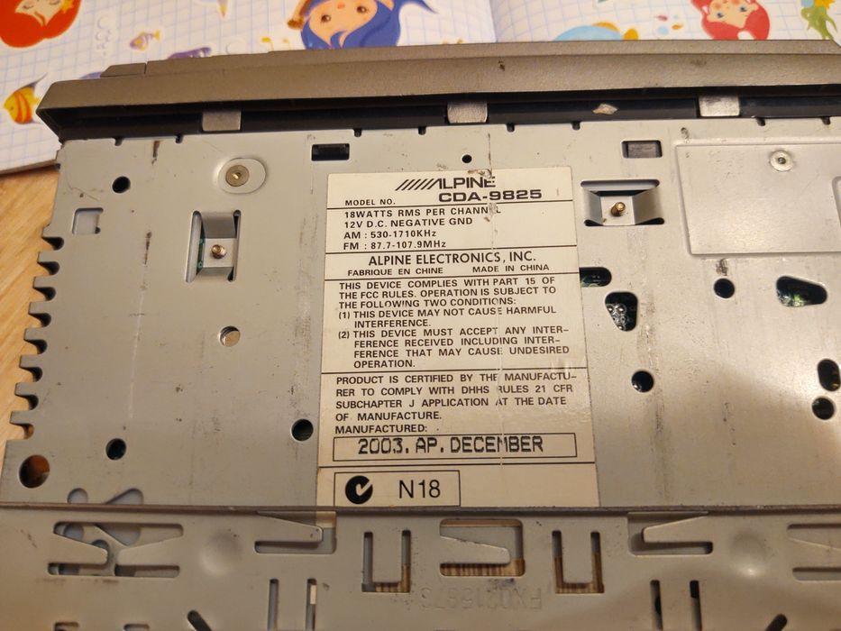 radio alpine cda 9825