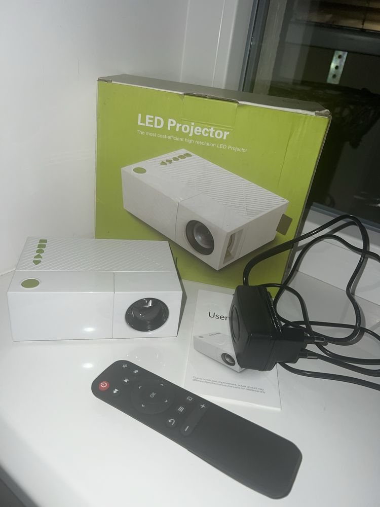 Проектор Led Projector YG310 мультимедійний