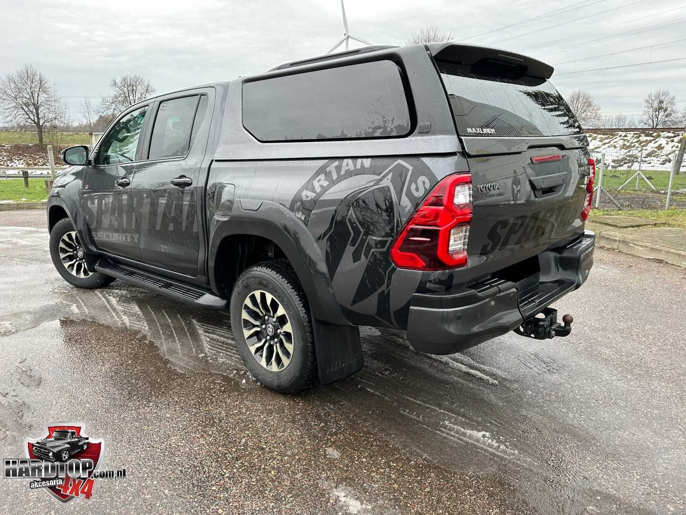 Zabudowa Toyota Hilux Revo Hardtop Premium VENTURE