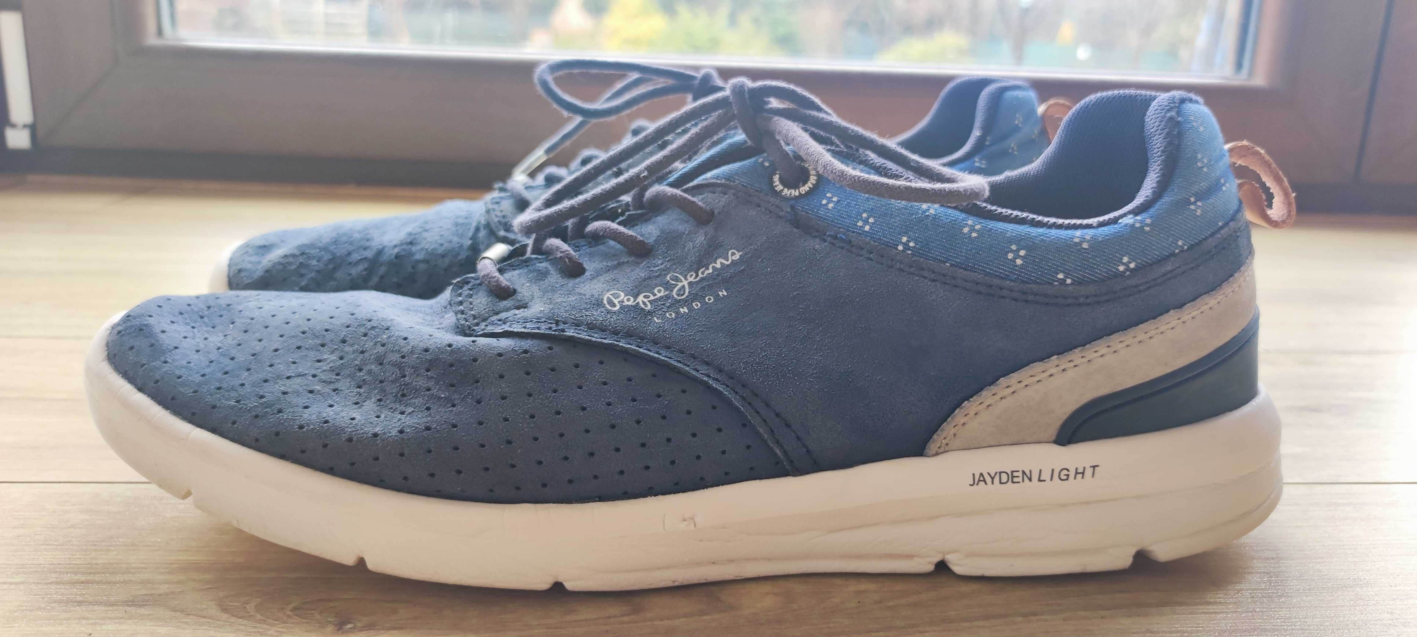 granatowe sneakersy Pepe Jeans