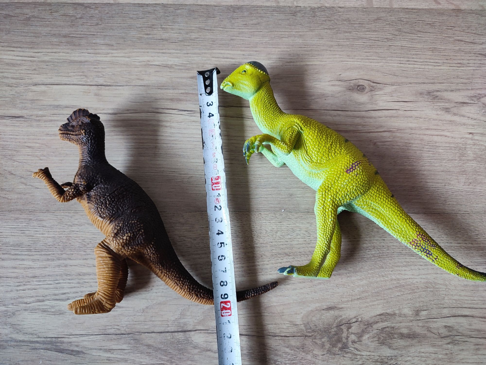 duże dinozaury gumowe około 20 cm